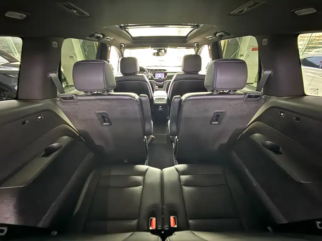 Cadillac XT6 2021 — фото 17