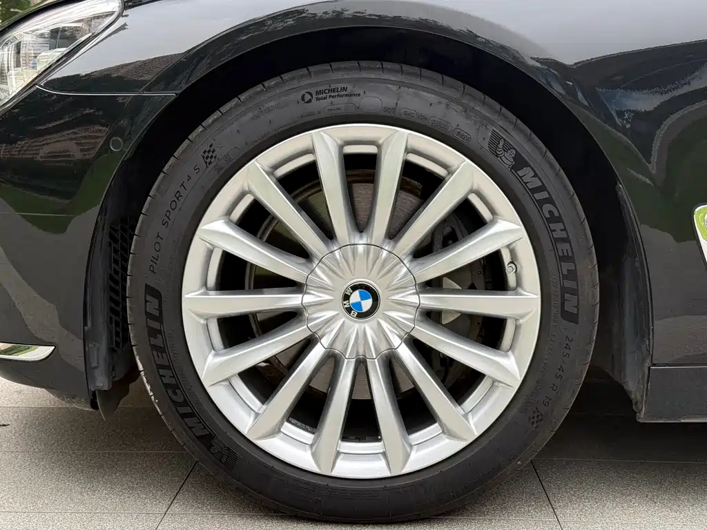 BMW 7 Series 2016 — фото 18