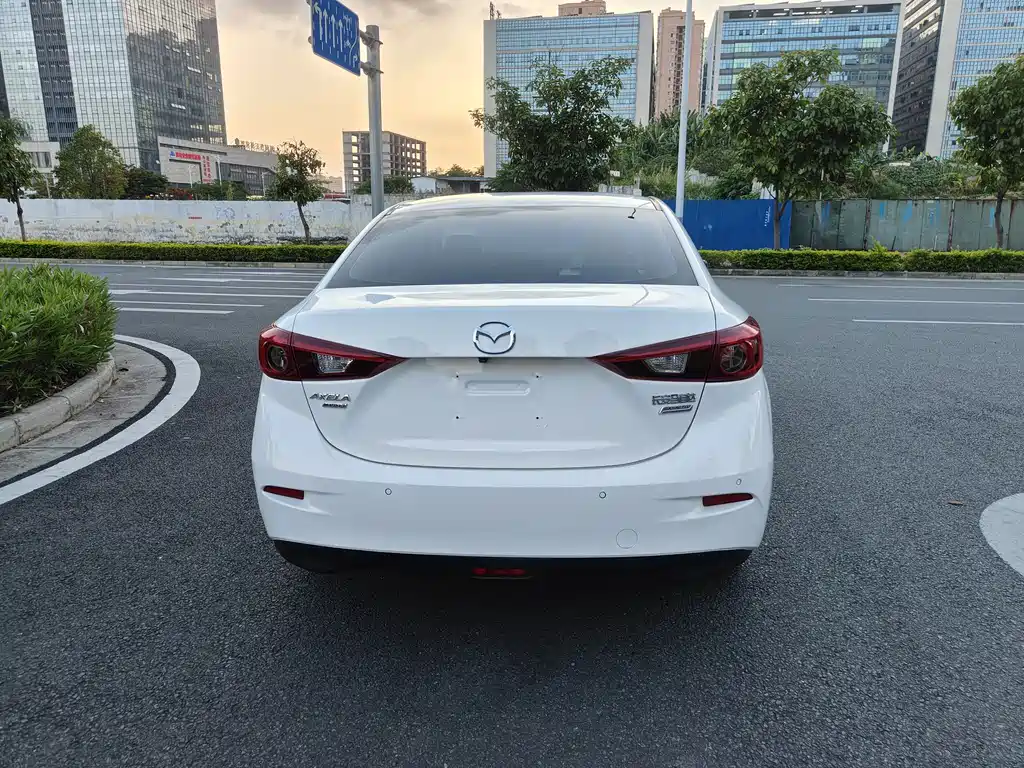 Mazda 3 Axela 2017 — фото 6
