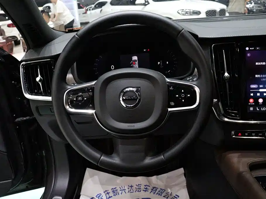 Volvo S90 2023 — фото 13