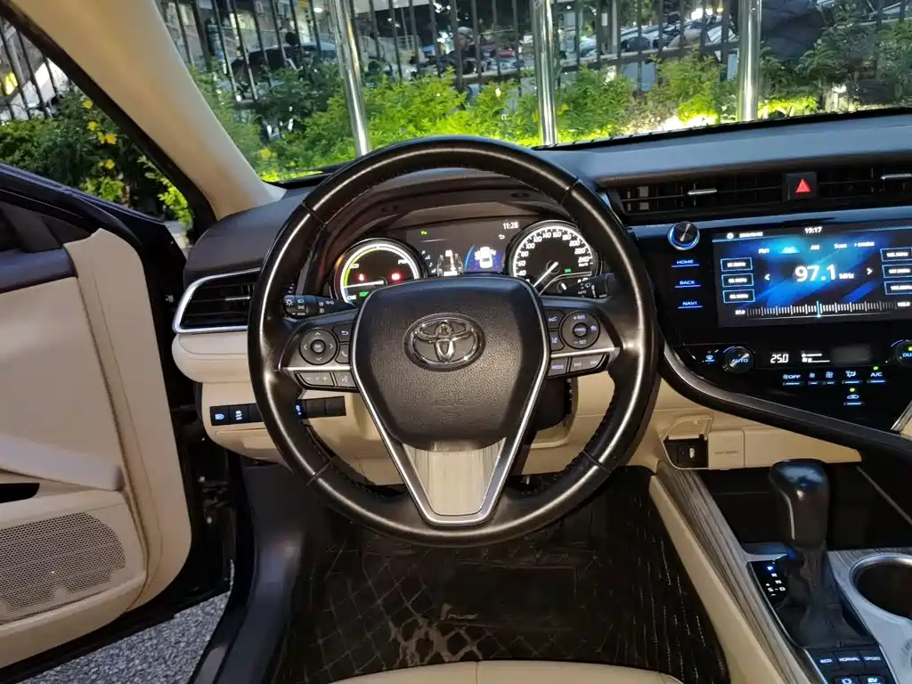 Toyota Camry 2020 — фото 3