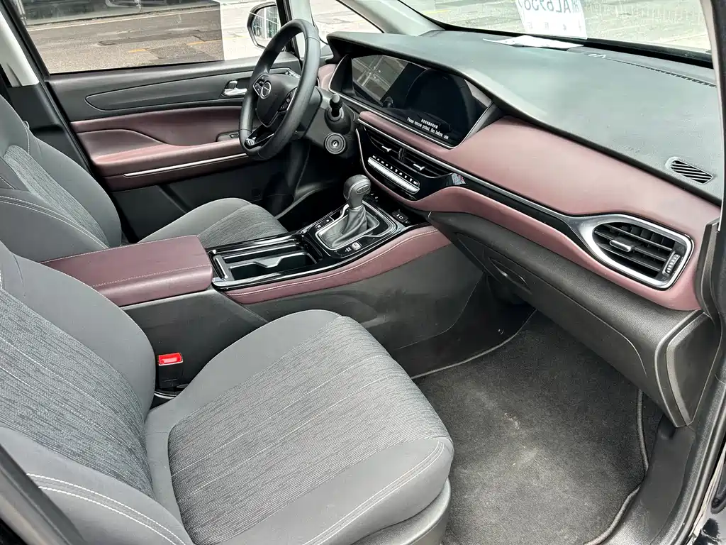 GAC Motor Trumpchi M6 2023 — фото 8