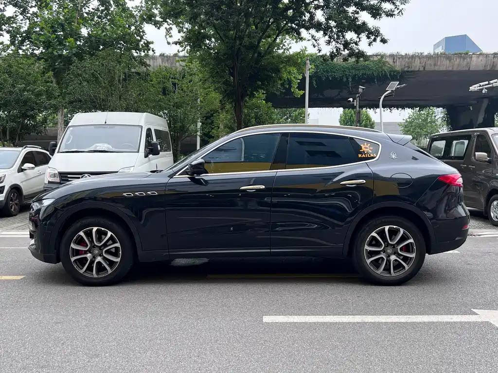 Maserati Levante 2017 — фото 4