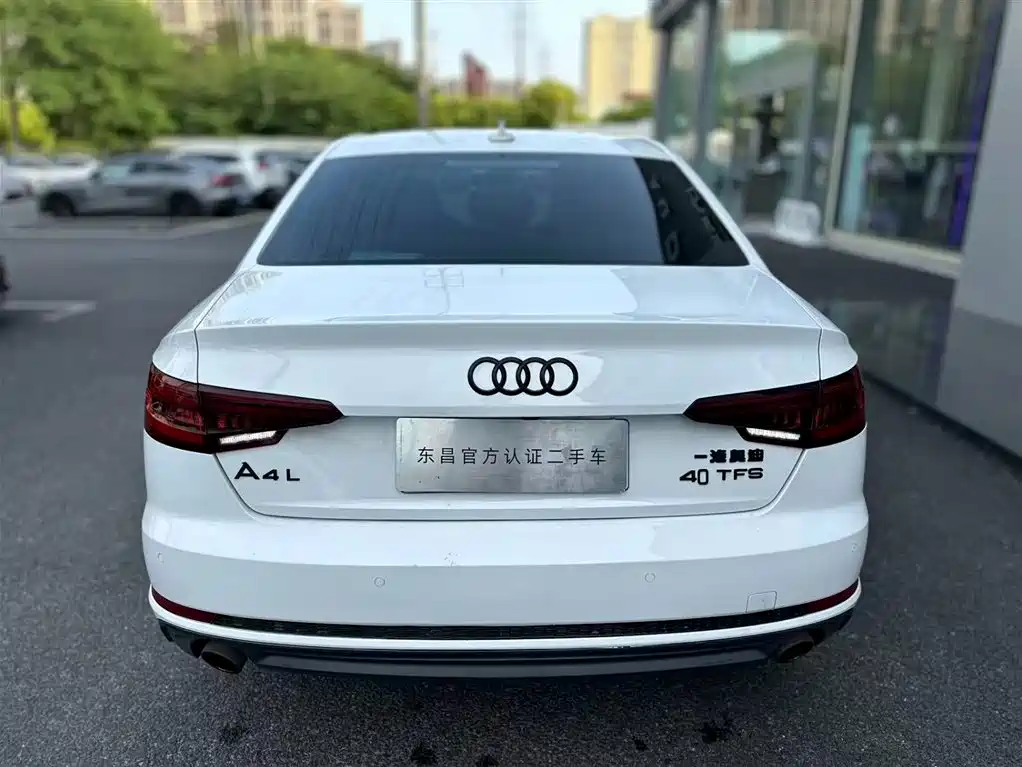 Audi A4L 2018 — фото 5