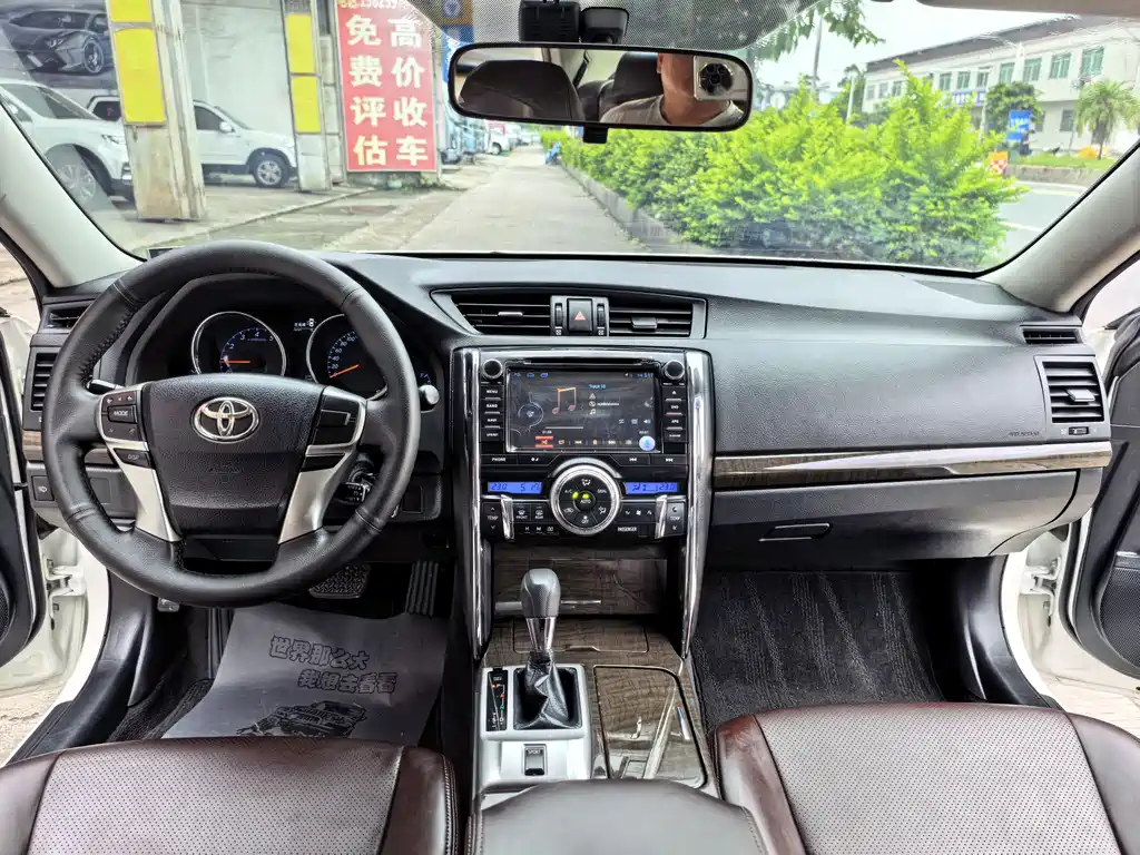 Toyota Reiz 2017 — фото 11