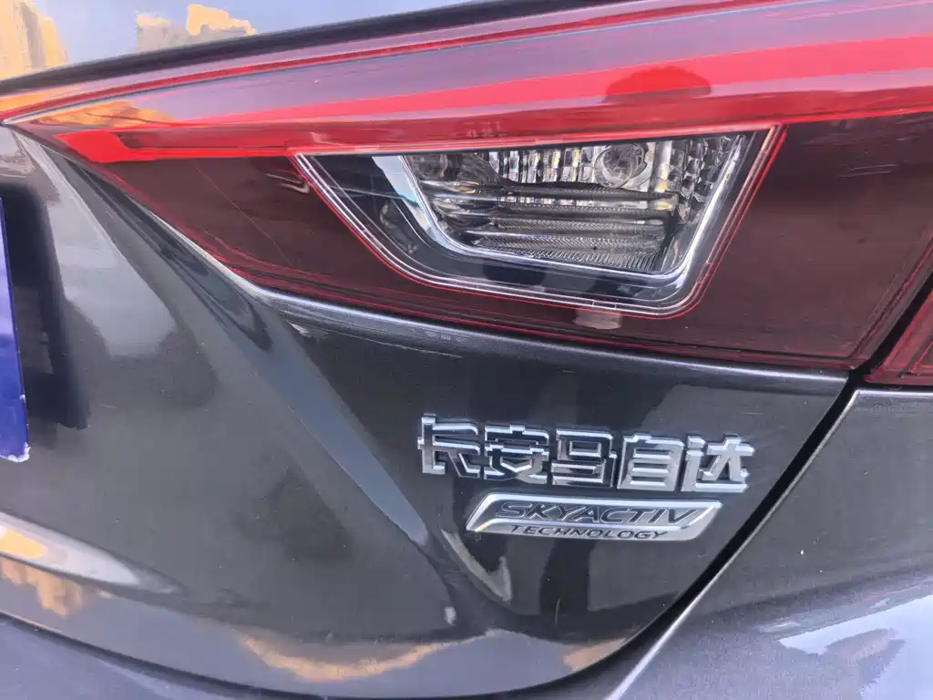 Mazda 3 Axela 2018 — фото 13