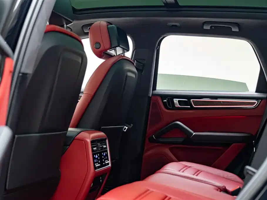 Porsche Cayenne 2020 — фото 10