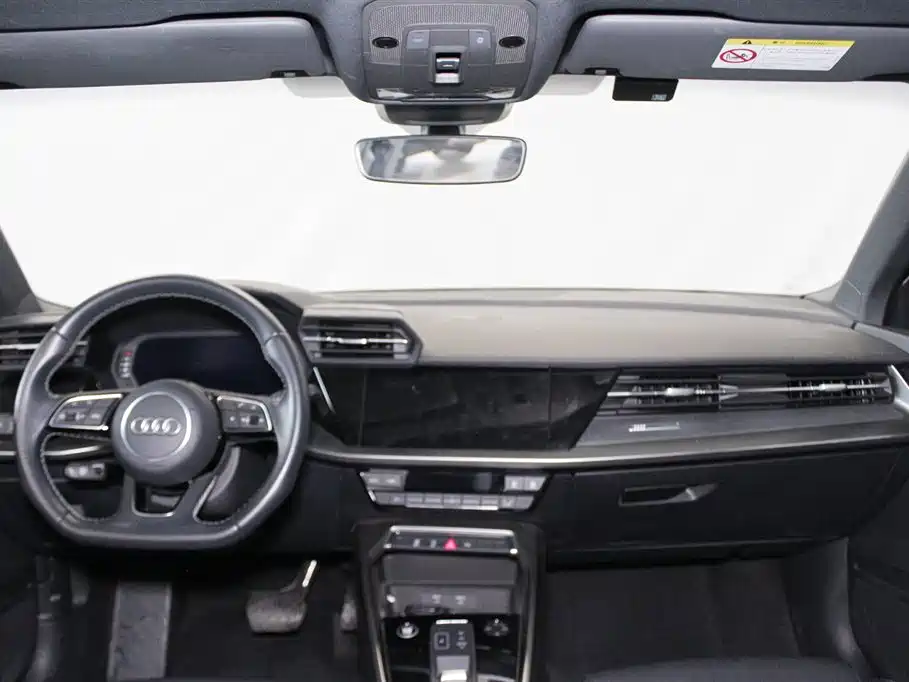 Audi A3 2023 — фото 9