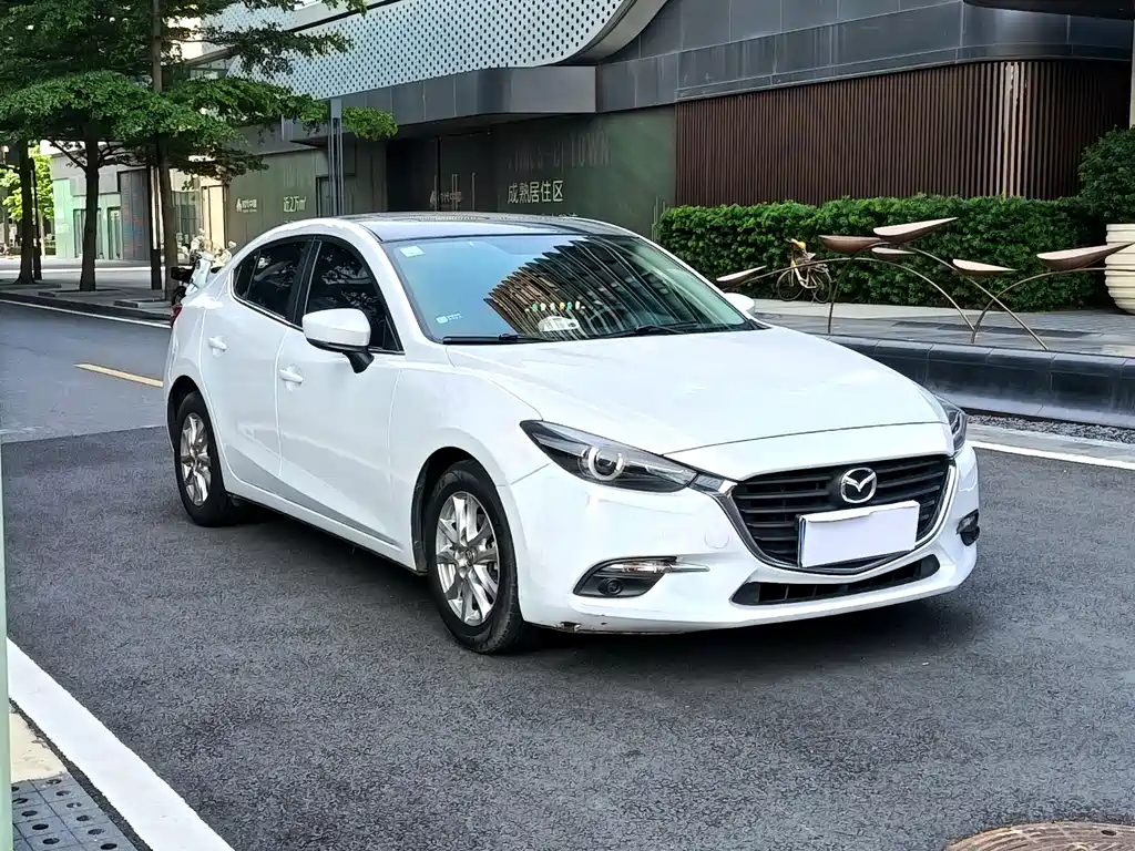 Mazda 3 Axela 2018 — фото 3
