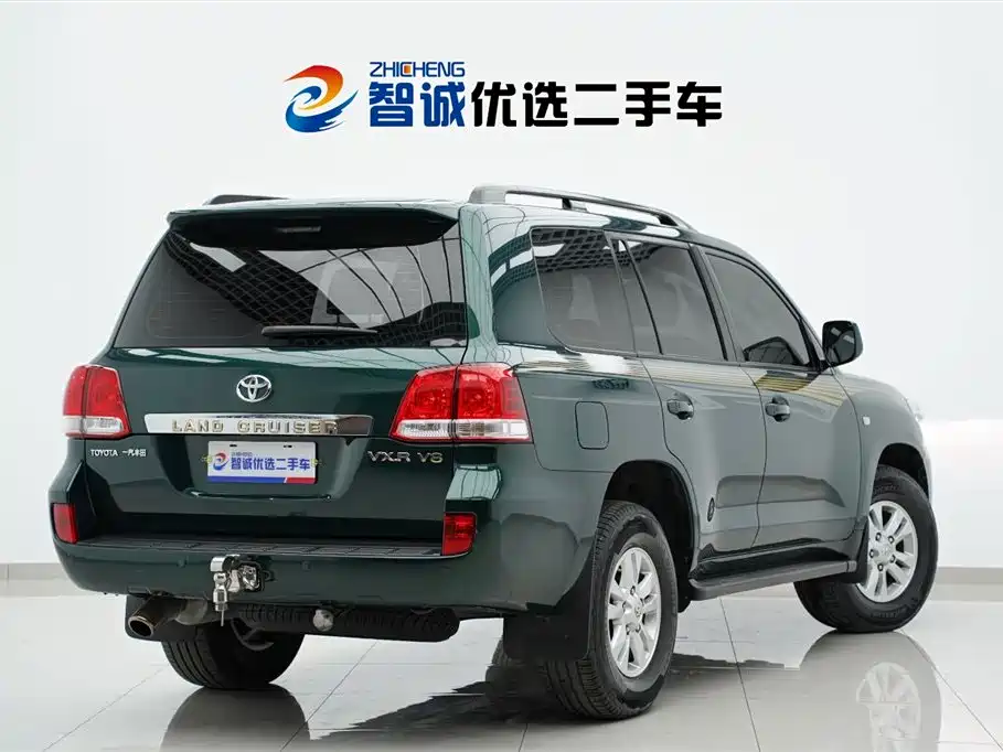 Toyota Land Cruiser 2010 — фото 34