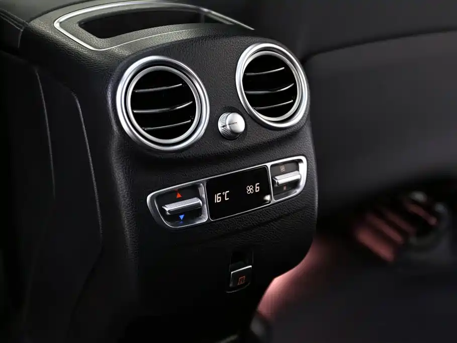 Mercedes-Benz GLC 2023 — фото 16