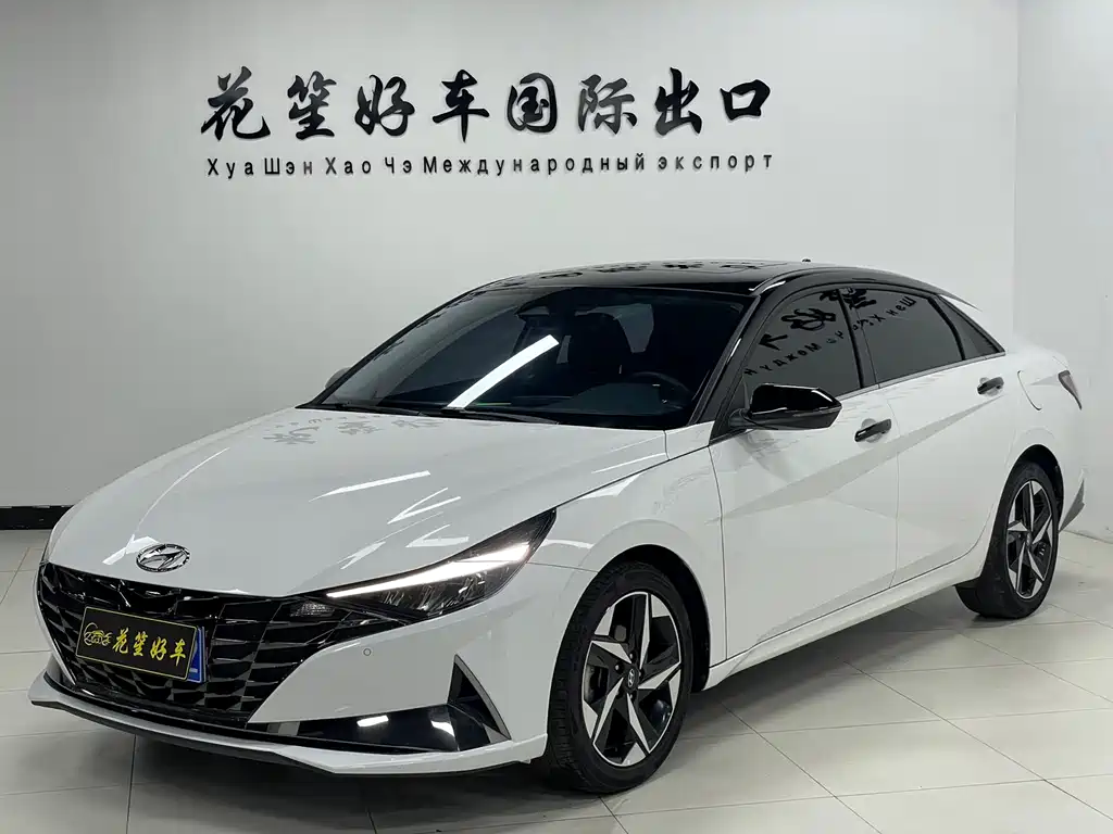 Hyundai Elantra 2023 — фото 1