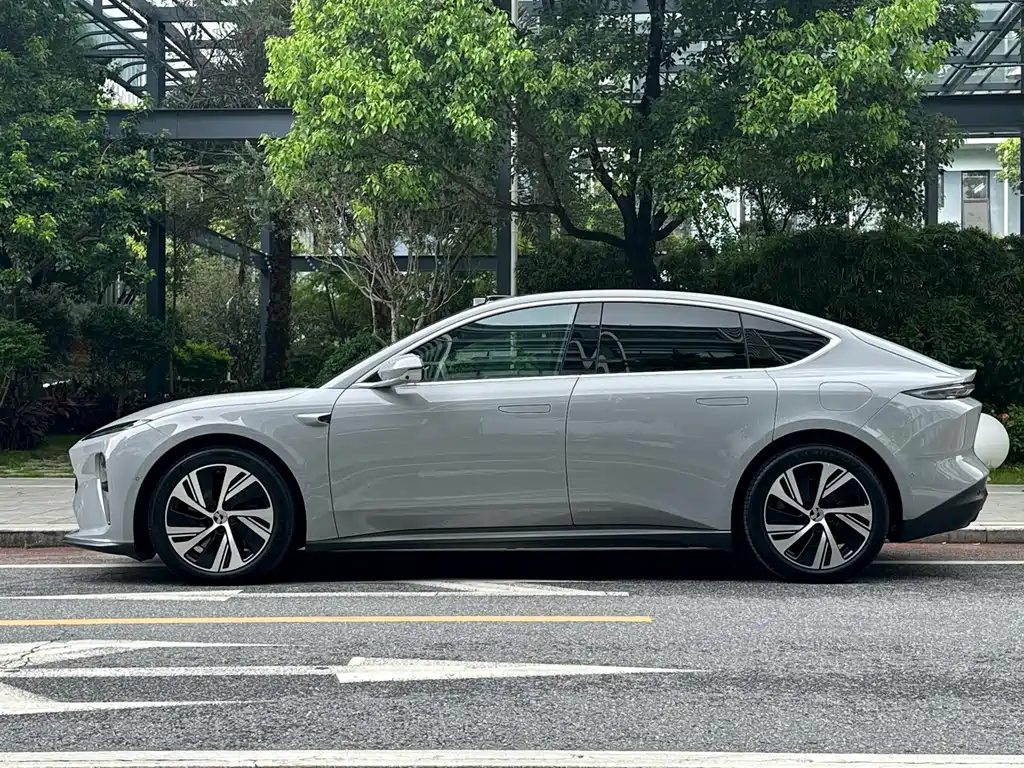 NIO ET5 2024