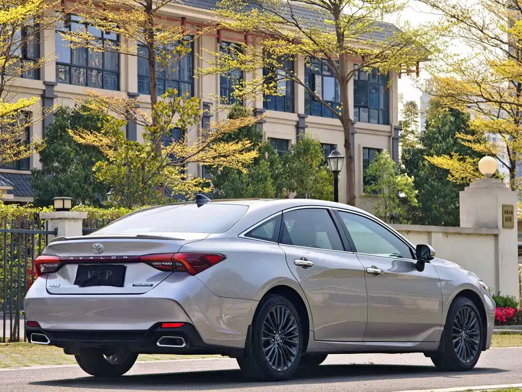 Toyota Avalon 2019 — фото 6
