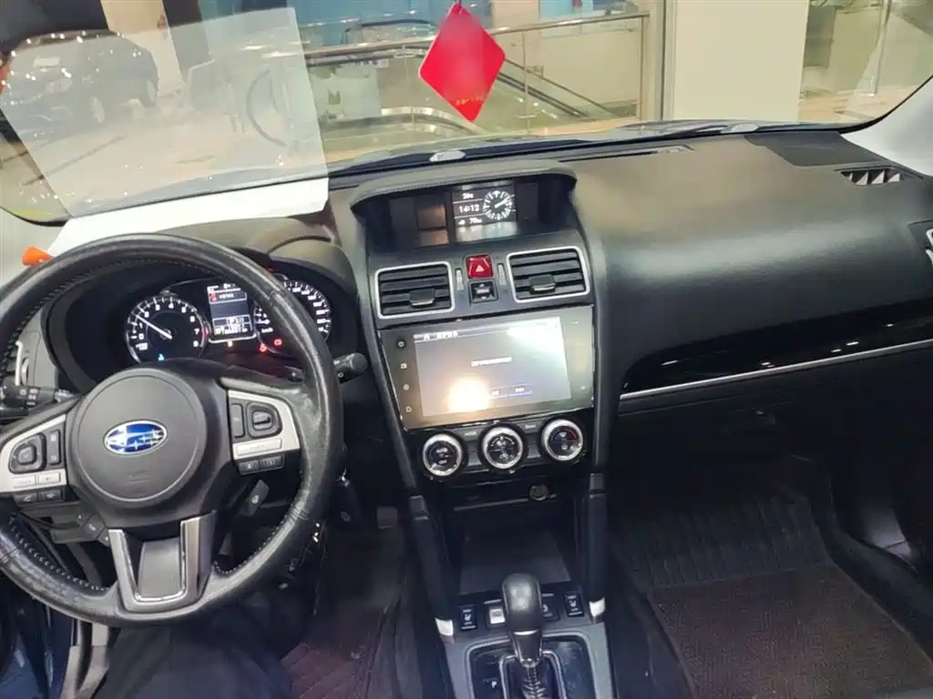 Subaru Forester 2018 — фото 10