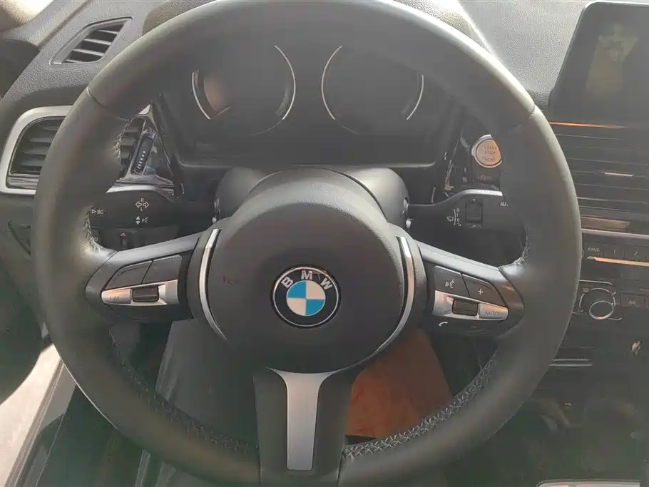 BMW 1 Series 2020 — фото 15