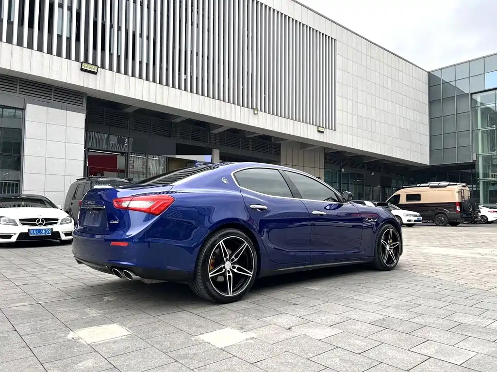 Maserati Ghibli 2018 — фото 8