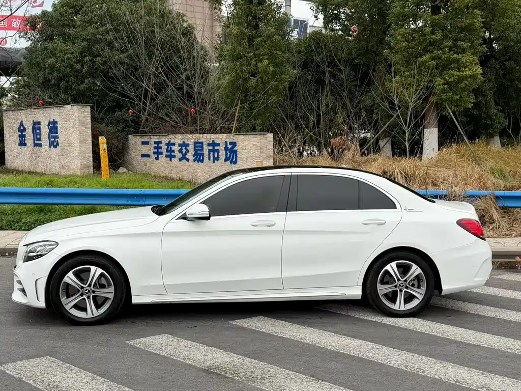 Mercedes-Benz C-Class 2019 — фото 3