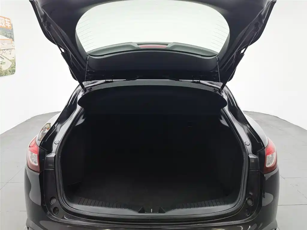 Mazda CX-4 2018 — фото 16