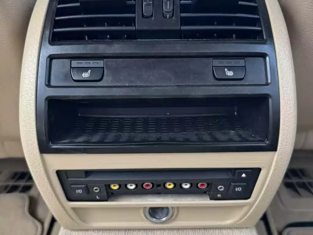 BMW 5 Series 2012 — фото 14