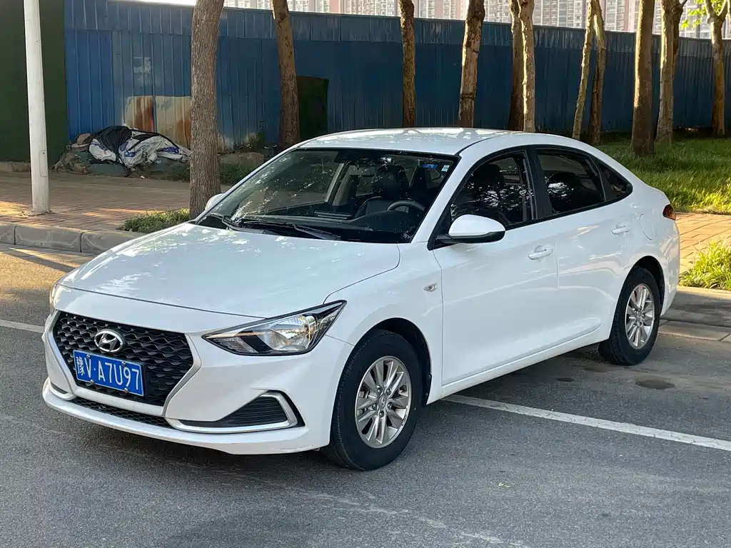Hyundai Elantra 2020 — фото 3