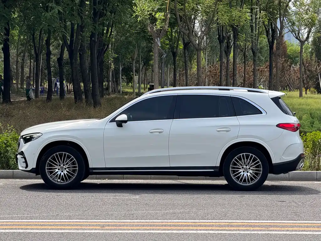 Mercedes-Benz GLC 2023 — фото 3