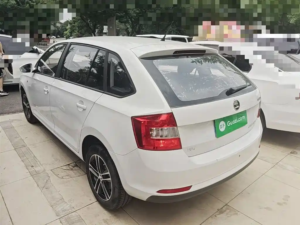 Skoda Rapid Spaceback 2016 — фото 5