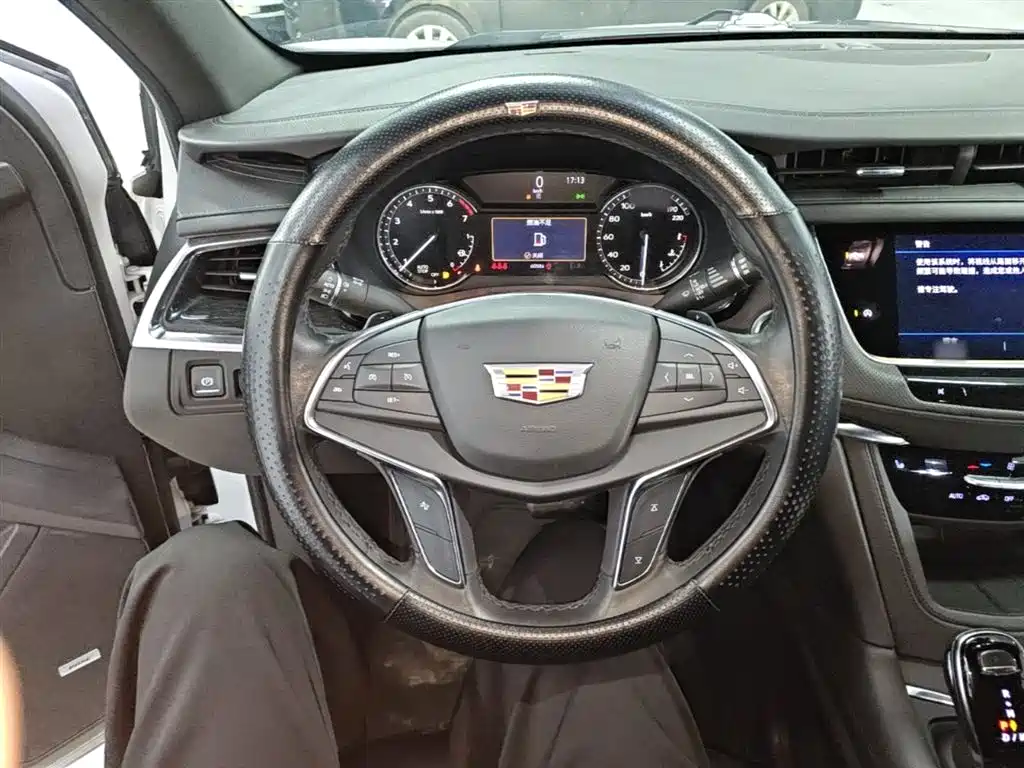Cadillac XT5 2021 — фото 11