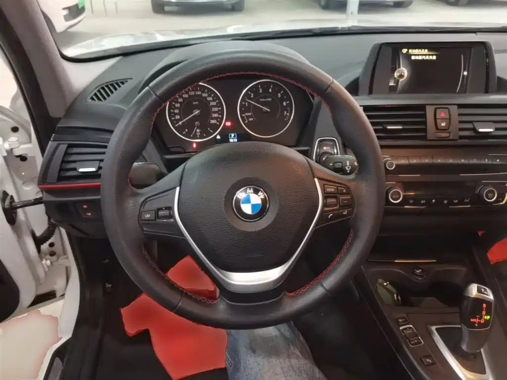 BMW 1 Series 2015 — фото 11