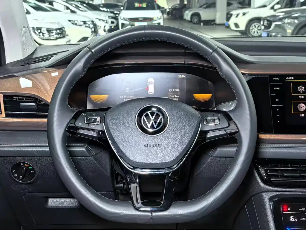 Volkswagen Tharu 2022 — фото 11