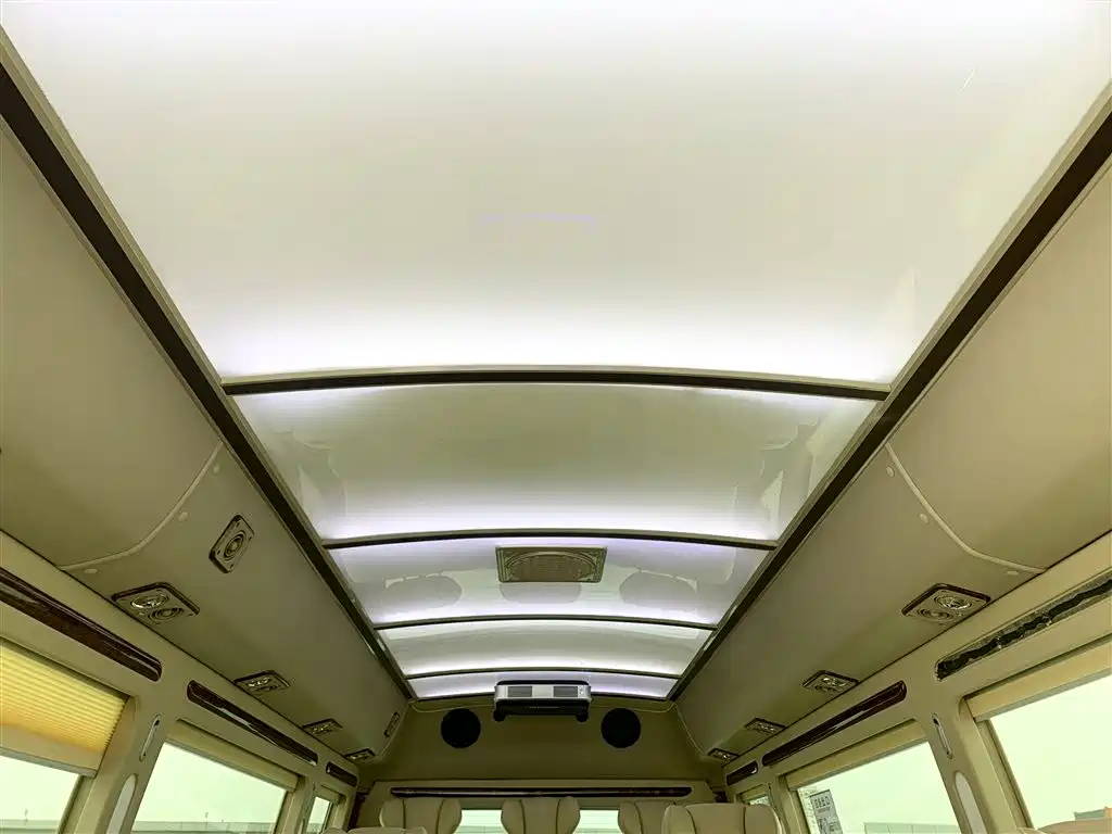 Toyota Coaster 2017 — фото 15