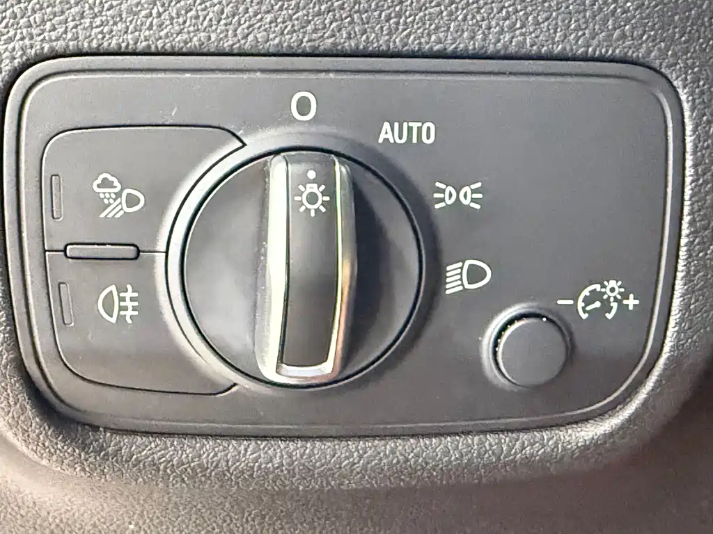 Audi Q2L 2022 — фото 14