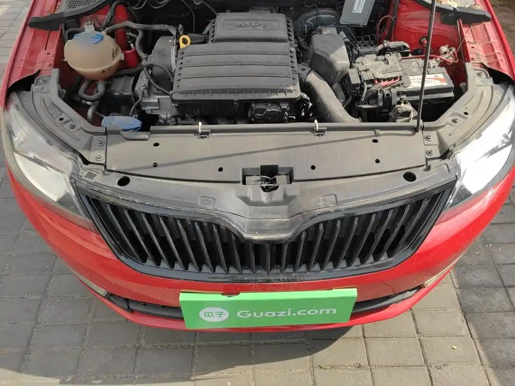 Skoda Rapid Spaceback 2017 — фото 11