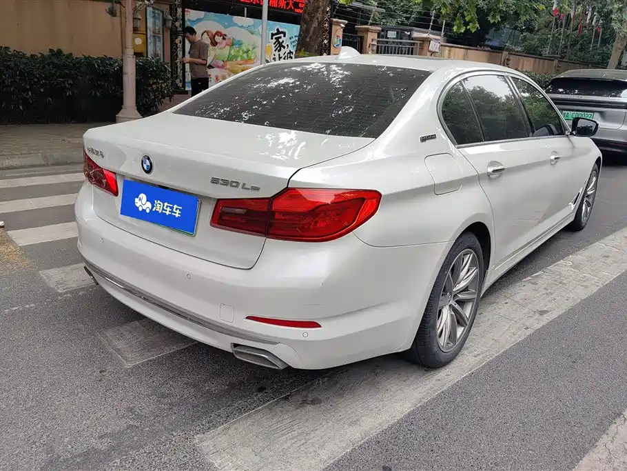 BMW 5 Series New Energy 2018 — фото 3