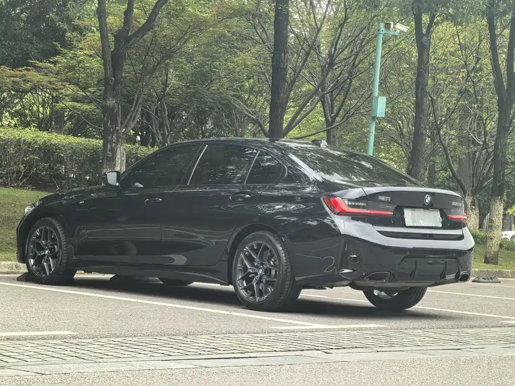 BMW 3 Series 2025 — фото 10