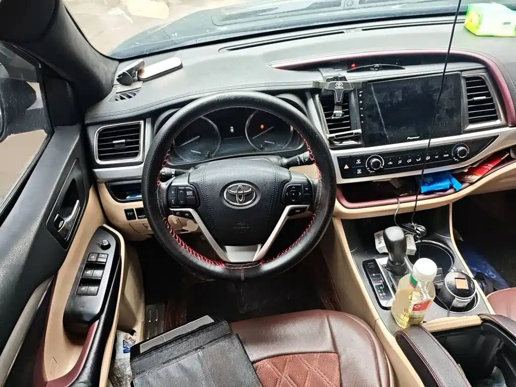 Toyota Highlander 2015 — фото 3