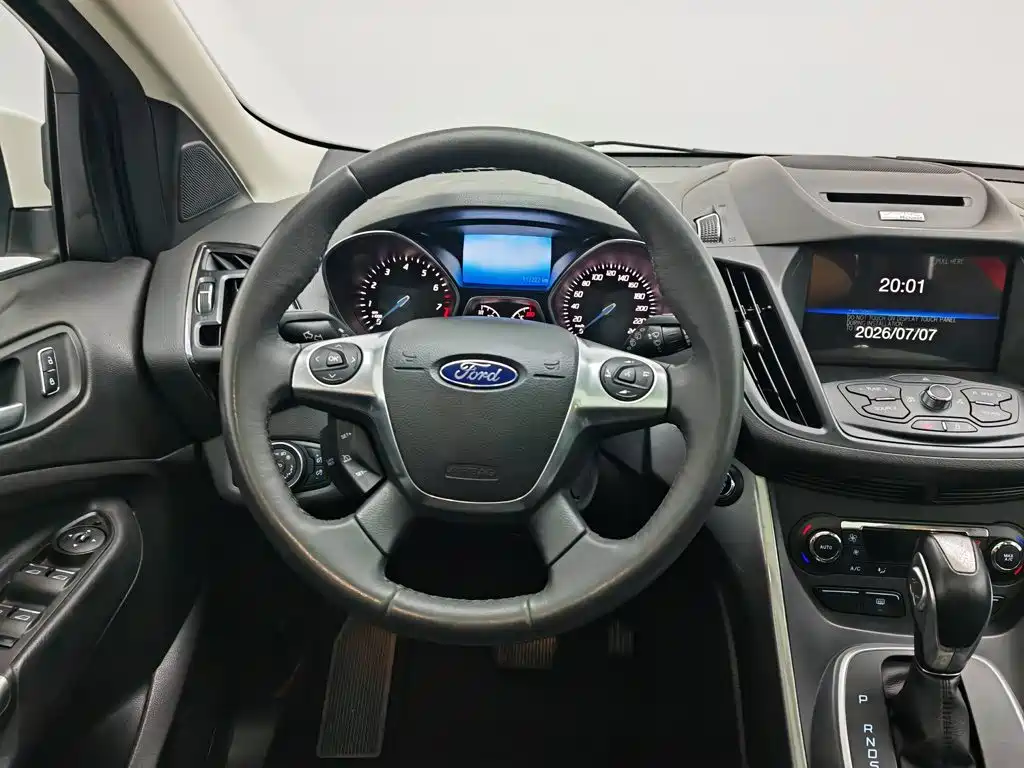 Ford Kuga 2015 — фото 11
