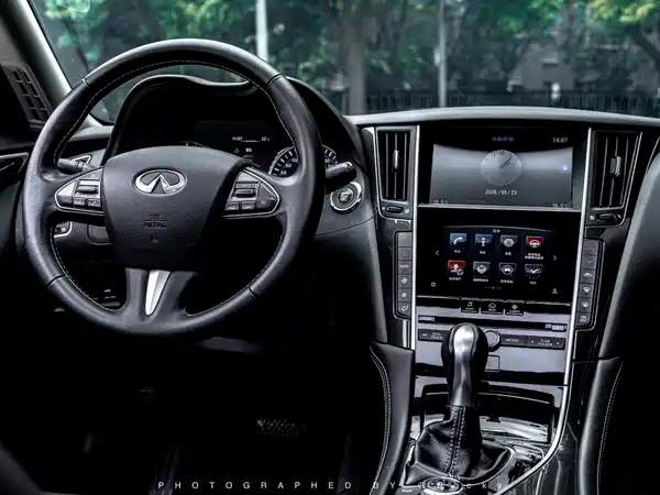 Infiniti Q50L 2015