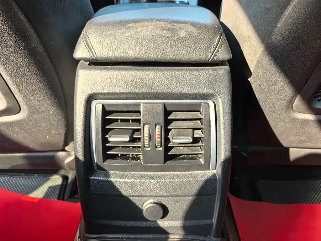 BMW 3 Series 2018 — фото 14