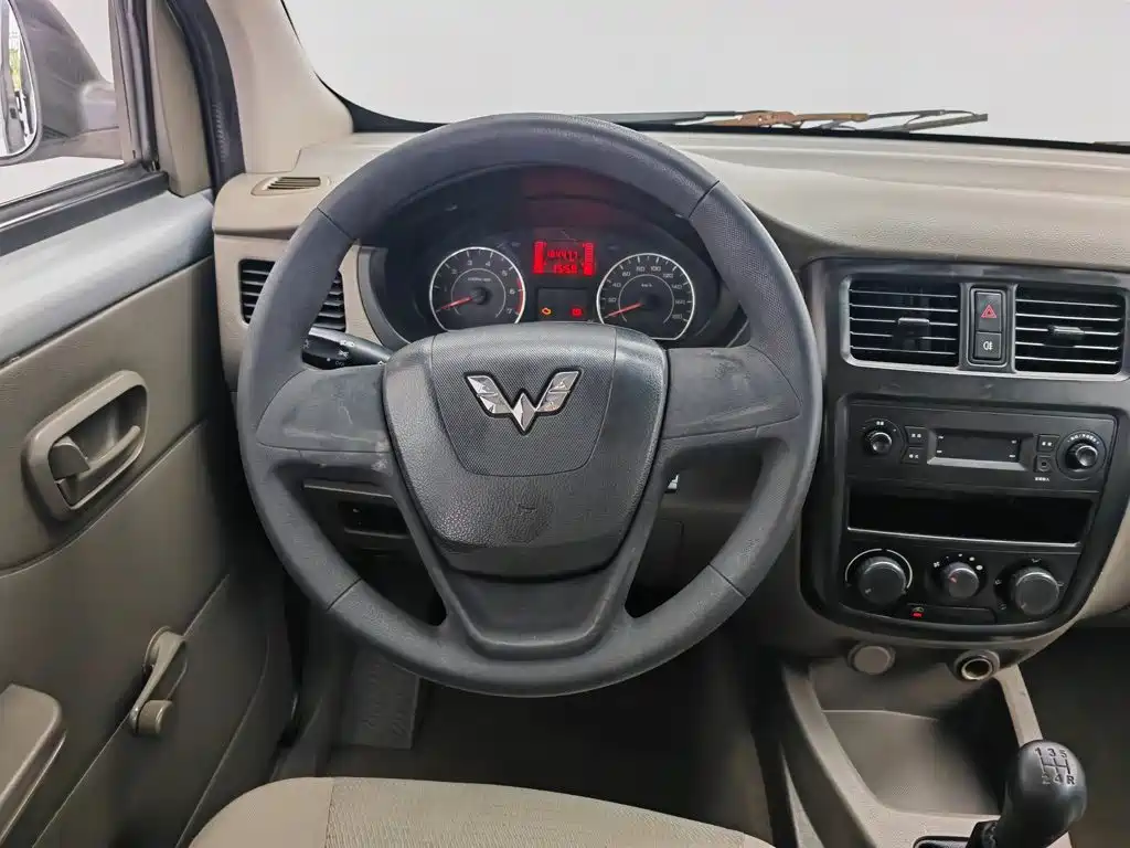Wuling Rongguang V 2016 — фото 11