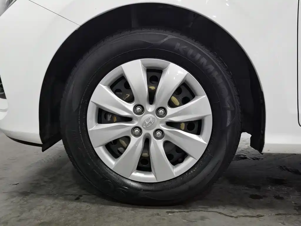 Hyundai Verna 2019 — фото 17