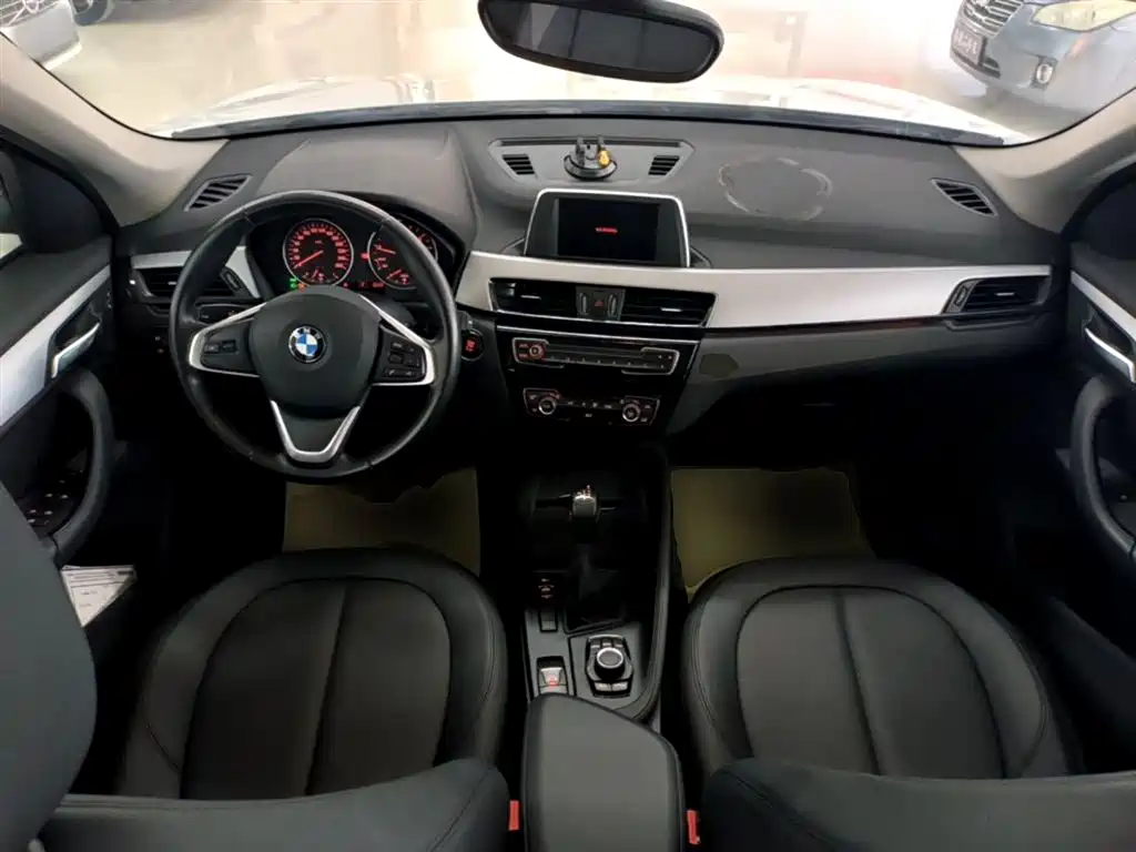 BMW X1 2017 — фото 10