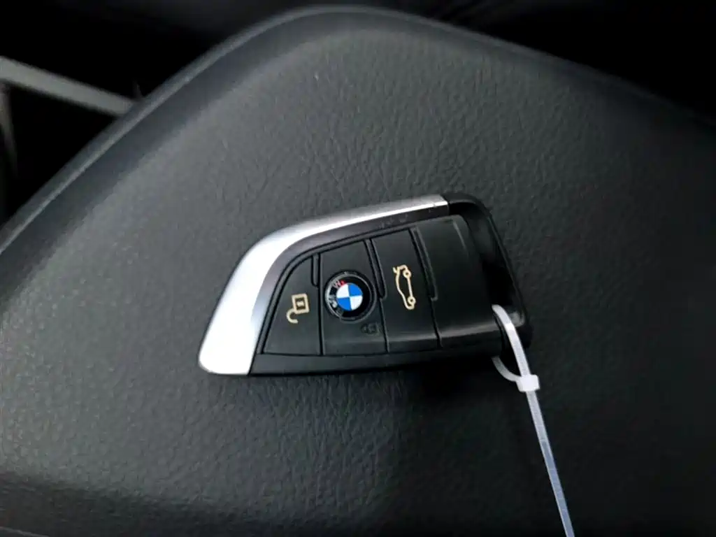 BMW X1 2017 — фото 9