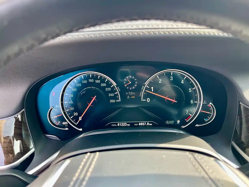BMW 7 Series 2017 — фото 13