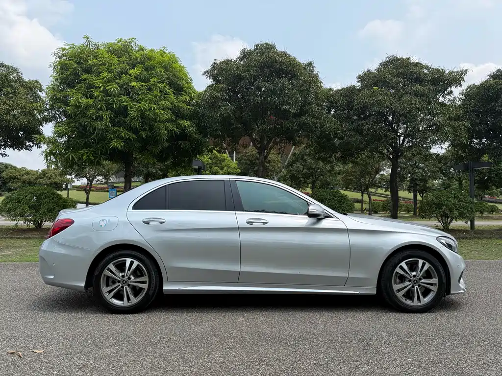 Mercedes-Benz C-Class 2018 — фото 16
