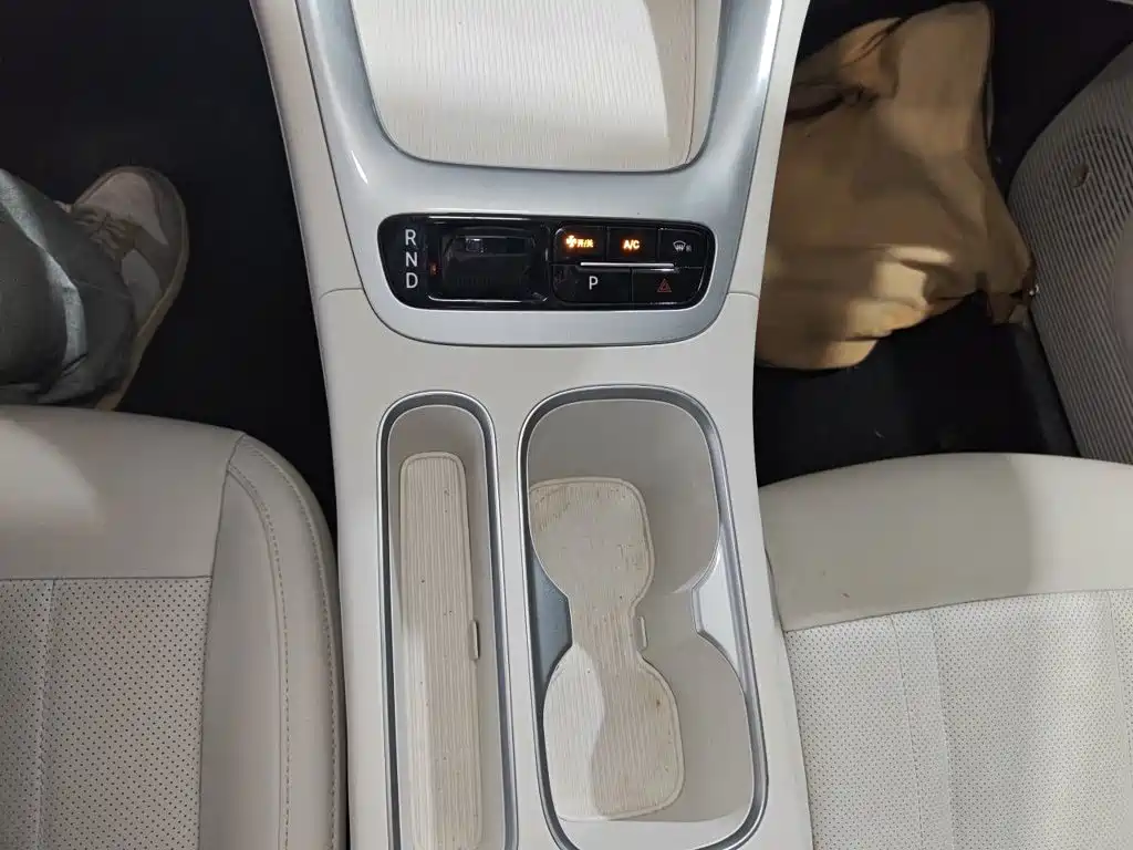 Geely Galaxy Starwish 2025 — фото 15