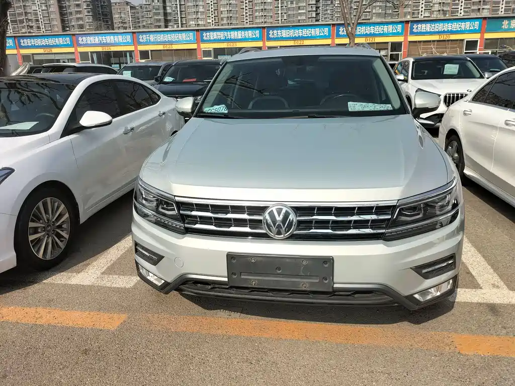 Volkswagen Tiguan L 2018 — фото 2