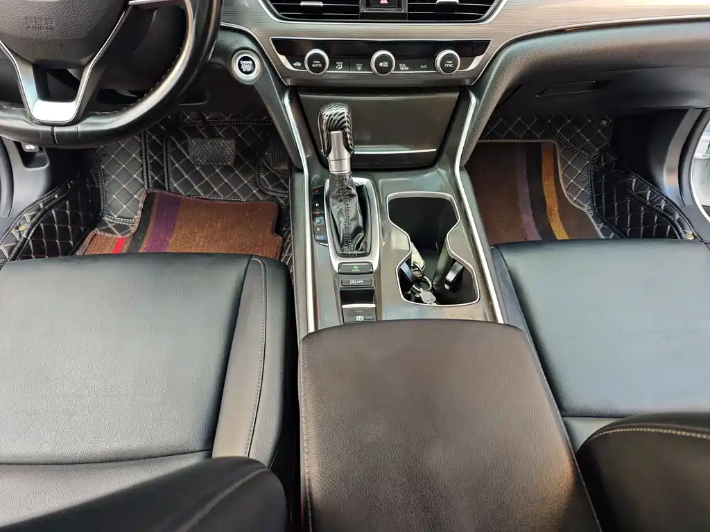 Honda Accord 2020 — фото 15