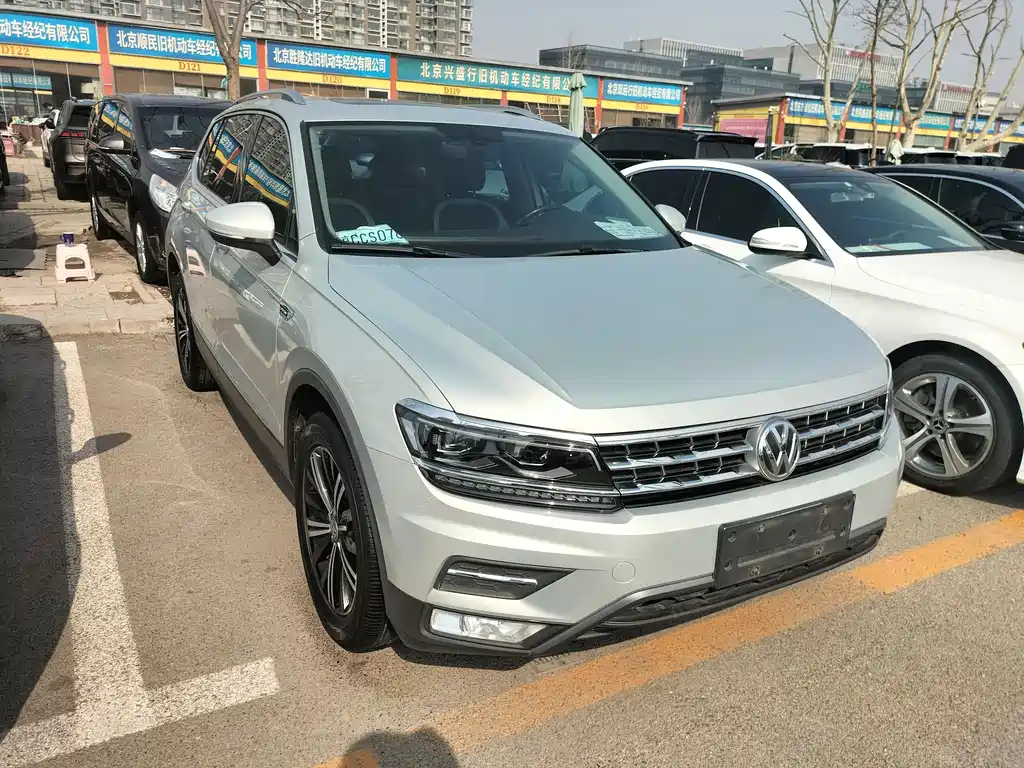 Volkswagen Tiguan L 2018 — фото 3