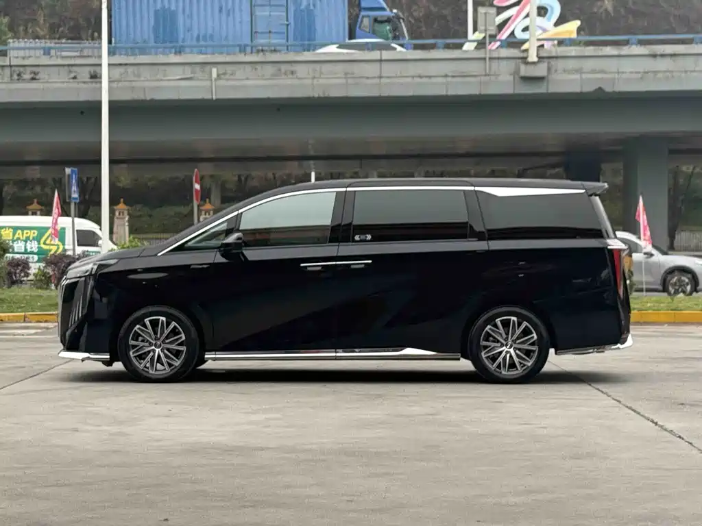 GAC Motor Trumpchi M8 2024 — фото 12